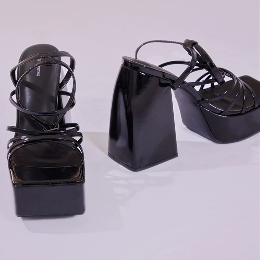 Black Square Toe Multi Strap Extreme Platform Heeled Sandals Prettylittlething